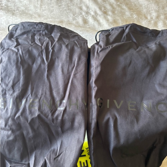 Givenchy Pool Slides - Picture 7 of 11